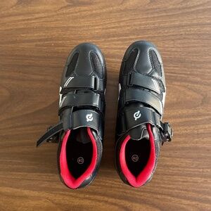 brand new peloton biking shoes
